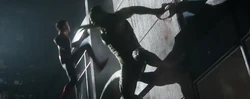 Connors lucha contra Parker.