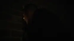 Колсон наблюдает за .