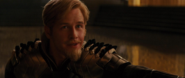 Fandral acepta que Loki es el nuevo rey.