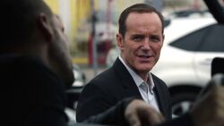 Phil-Coulson-steals-car-Lance-Hunter