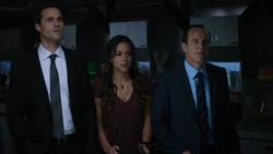 Команда узнаёт о том, что Амадор контролируют