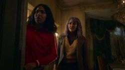 Эрнандес и  наблюдают за сражением