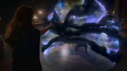 Ле Фэй противостоит  и 