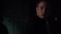 Фитц разговаривает с  накануне миссии