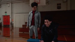 Уайлдер общается со своим  из  года.