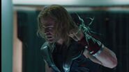 Thor-cage-crack-Avengers2