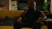 Luke Cage 2x01 Claire Luke 6