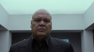 Wilson-Fisk-Penthouse-Mirror-Black-Suit