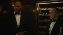 Колсон и  прикидываются барменами.