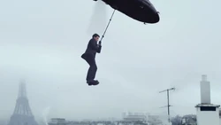 Уорд сбегает из Парижа