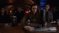 Симмонс собирает 