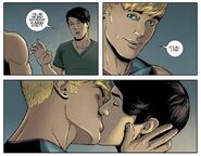 Hulkling and Wiccan make up