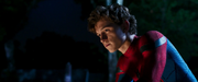 リズ・トゥームスが自分に関心を向けさせる方法を考えるスパイダーマン