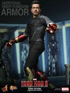 Hot-Toys-Armor-Testing-Tony-Stark-update-2