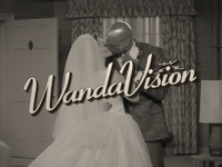 WandaVision T1E01 "Gravado Ao Vivo Com Plateia" (15 de Janeiro de 2021)