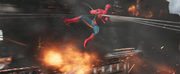 何とかフェリーを救おうとするスパイダーマン