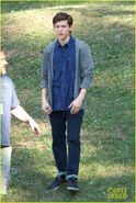 Tom-holland-sprints-spider-man-set-atlanta-01