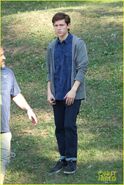 Tom-holland-sprints-spider-man-set-atlanta-03