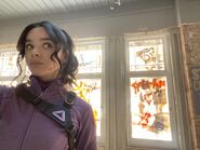 Hailee Steinfeld Kate Bishop BTS