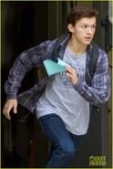 Tom-holland-sprints-spider-man-set-atlanta-10.jpg (198 KB)