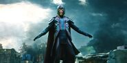 X-Men-Apocalypse-Trailer-Magneto-Suit