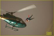 Spider-man-stunt-doubles-helicopter-scene-07