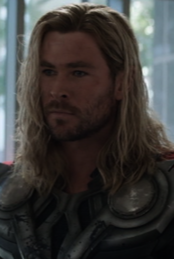 How To Get The New Chris Hemsworth Thor Ragnarok Haircut | Chris hemsworth  hair, Chris hemsworth, Hair cuts