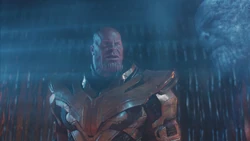 Thanos assiste au succès de son futur moi