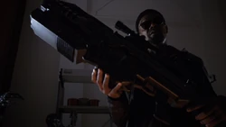 Fury tend à  le canon du Destructeur