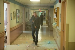 Castle tend une embuscade à Grotto à l'hôpital