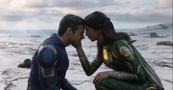 Sersi et Ikaris partagent un dernier moment