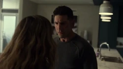 Castle se fait réprimander par Amy Bendix