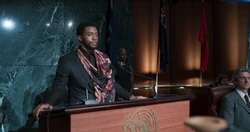 T'Challa fait un discours