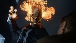 Ghost Rider créé une boule de feu