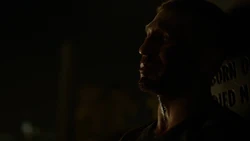 Castle raconte à Daredevil son passé tragique