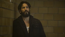 Castle va chercher des conseils auprès de Curtis Hoyle