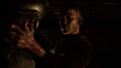 Le Punisher tue silencieusement plusieurs agents d'Anvil