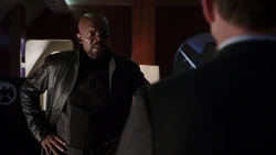 Fury et  discutent du 