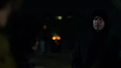 Castle reprend contact avec le groupe