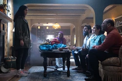 Khan révèle son identité secrète à sa famille