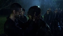 Castle et Billy Russo terminant le gantelet