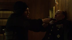 Castle interroge Morty Bennett