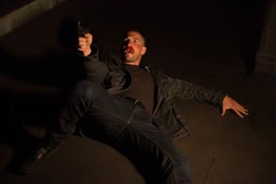 Castle tire sur Daredevil directement dans la tête