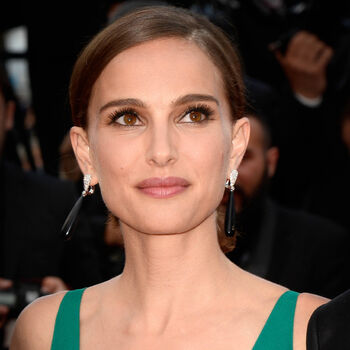 Natalie-Portman-emeut-les-etudiants-de-Harvard