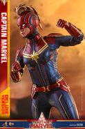 Captain Marvel Hot Toys 15