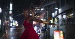 Okoye lance une lance