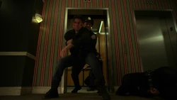 Castle est forcé de se battre contre la police de New York