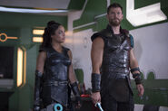 EntreterimentWeeklyThorRagnarok1