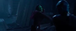 Gamora se bat contre Nebula