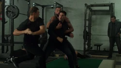 Le Punisher se bat contre Vor et les autres